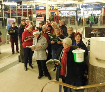 Christmas Carols at Richmond Station December 2016